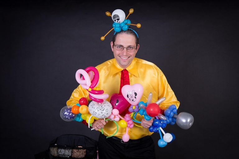 Balloons, balloon artist, entertainment — Building Your Collection with the Kaleidescape Movie Store
