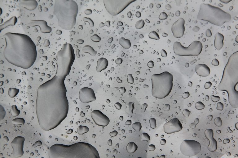 Waterdrop, nature, table — Plinko Erfahrungen 2026: Fiese Betrugsmasche & Fake Apps